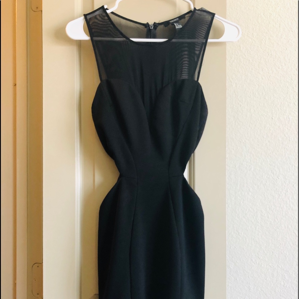 🔴 Black dress